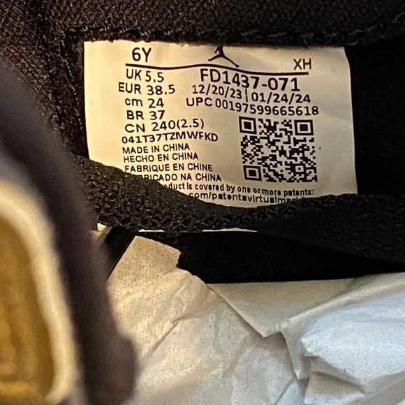 Nike Black and Gold Sneakers High-Top Design - Picture 8 of 10